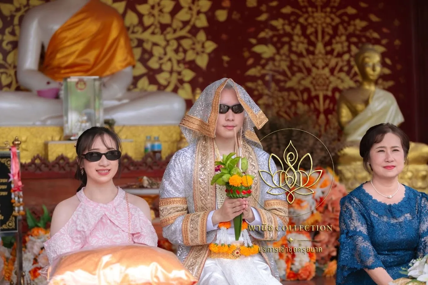 นาคกับครอบครัวในพระอุโบสถ
